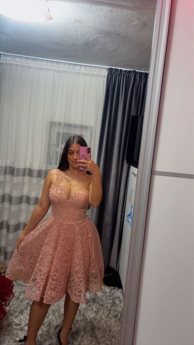 Rochie eleganta roz pudrat cu sclipici