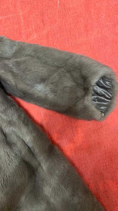 Продам стильную норковую шубу