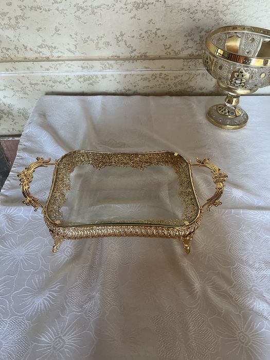 Tilla idish sotiladi