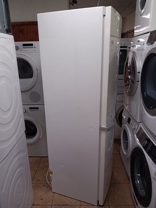 Като нов XXL огромен хладилник Миеле Miele Made in Germany 2г.Гаранция
