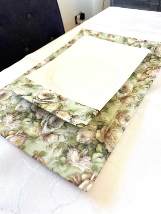 serviciu de masa 6 persoane  portelan pictat manual (24 bucati)