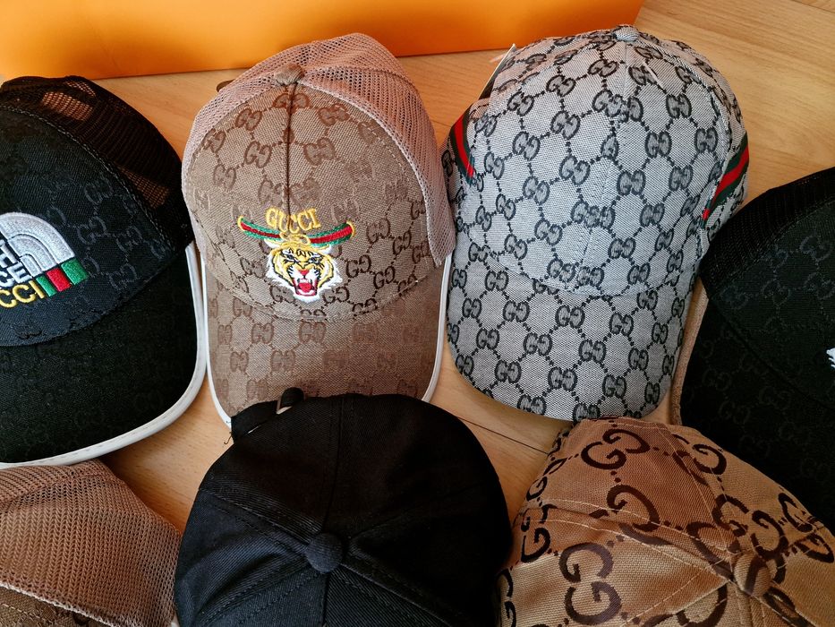 Sepci unisex, model reglabil, saculet, etichetă