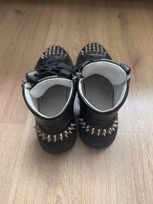 Sarbu atelier spikes