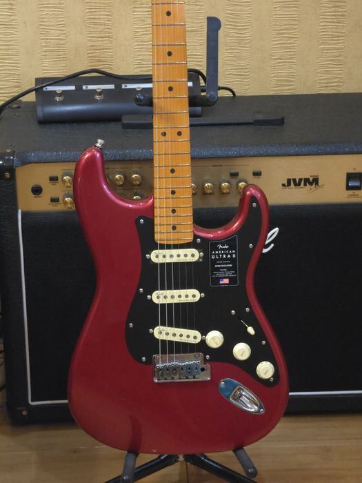 Fender American Ultra II Stratocaster Sinister Red