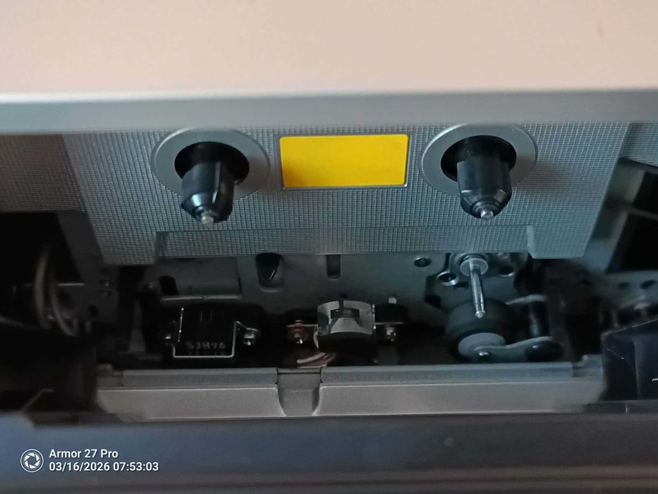 Продавам касетен дек TECHNICS RS-B105