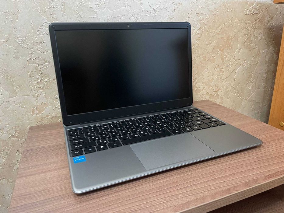 Ноутбук Chuwi /Celeron N4020/8Gb Ram/240Gb ssd/