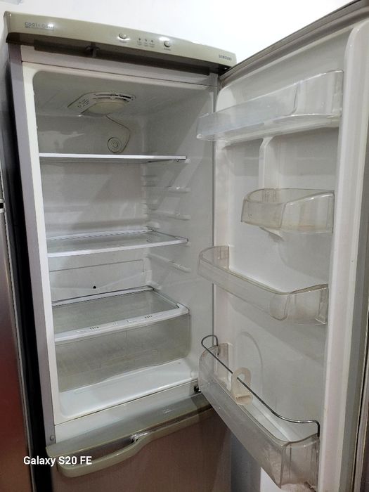Продам холодильник Sumsung, двухкамерный