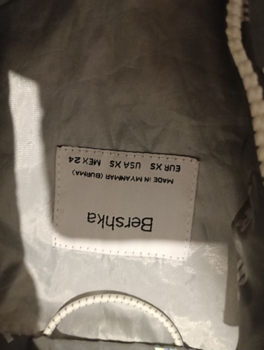 Geacă ( Bershka )  Fâș foiță  Primăvară Damă mărimea XS