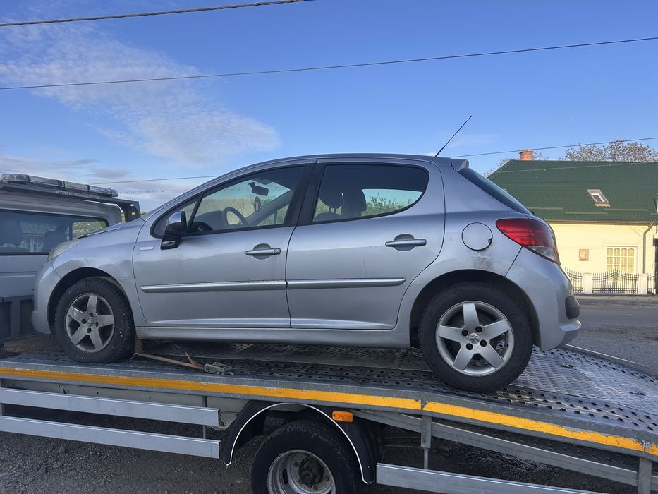 Dezmembrez  Peugeot 207