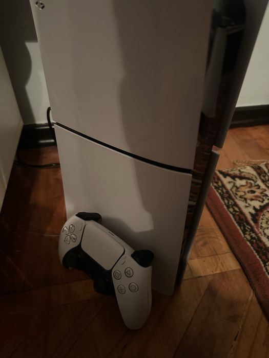 Продается PS5 slim digital