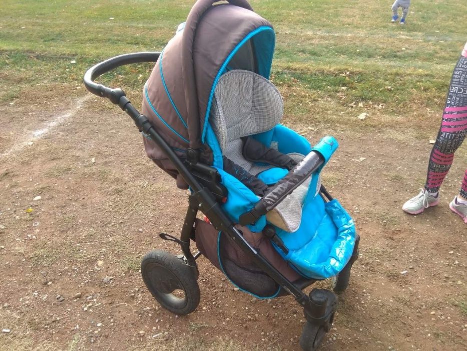 Продава детска количка zippy sport tutis 3 в 1