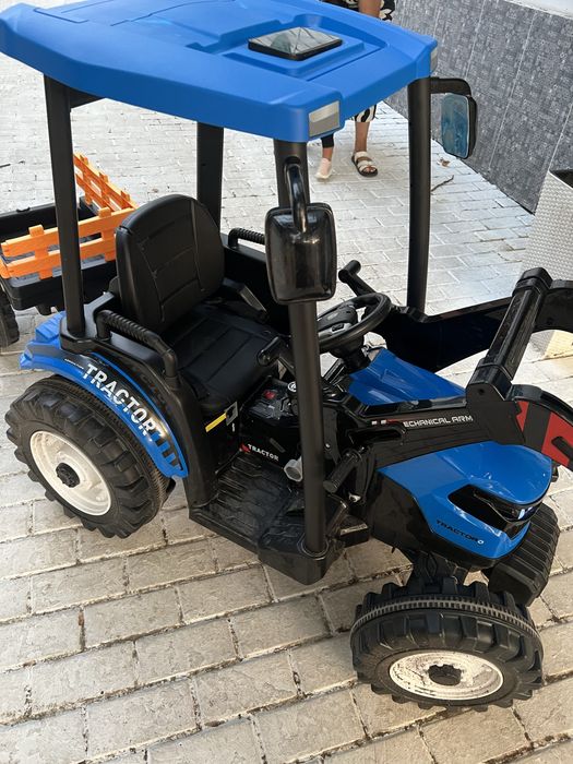 Синий трактор детский