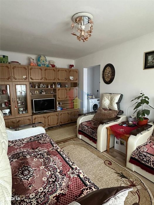 2 camere, cu imbunatatiri, 33 mp, Viziru 1 — fotografia 3