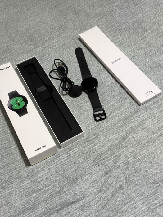 Продам Samsung Galaxy Watch4 — 80.000₸