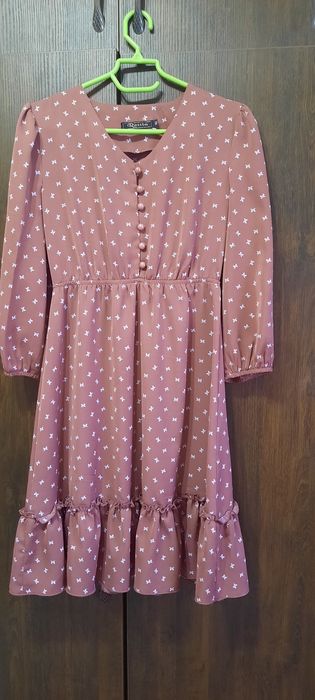 Платья, продам, для любого выхода,