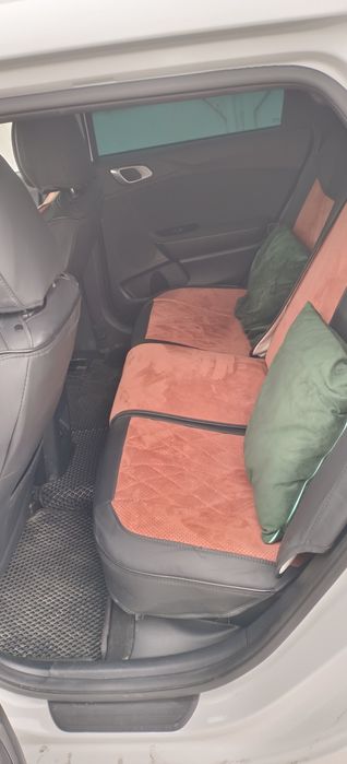 Продам  чехол комплект для автомобиля