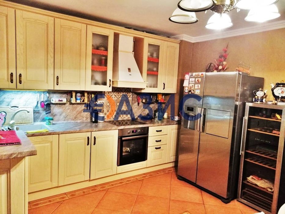 Продава се Къща в с. Кошарица, Област Бургас - 445 кв.м за 568 €/кв.м - Снимка #1