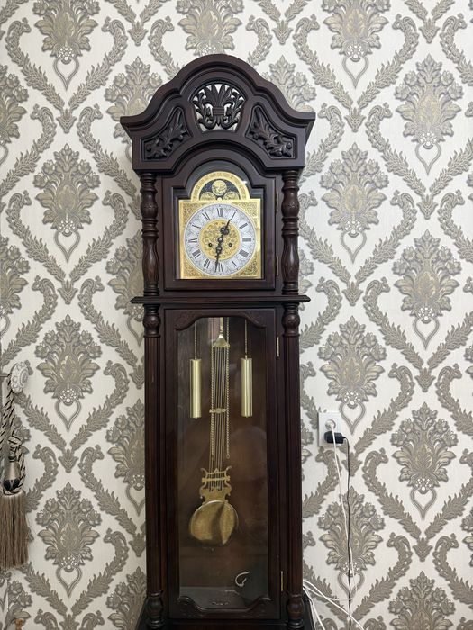 продам напольные часы