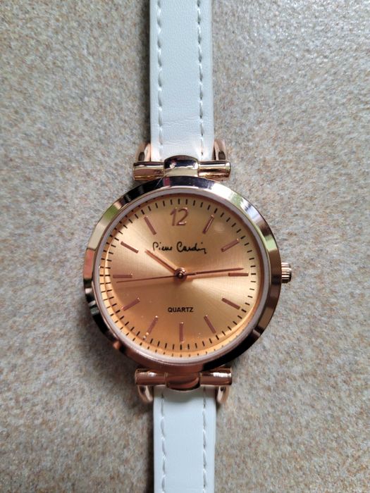 Комплект дамски часовници Pierre Cardin с 2 подаръка на ТОП цена