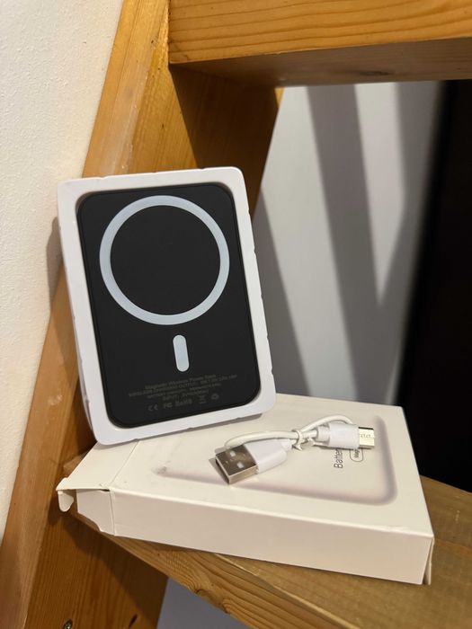 Baterie externă 5000mAh MagSafe neagra, încărcare wireless, USB-C, cablu de încărcare, nouă