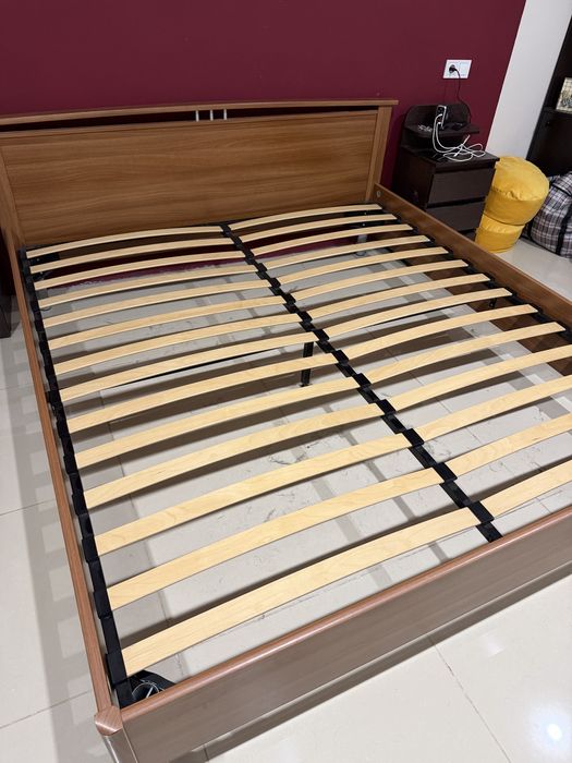 Кровать с матрасом