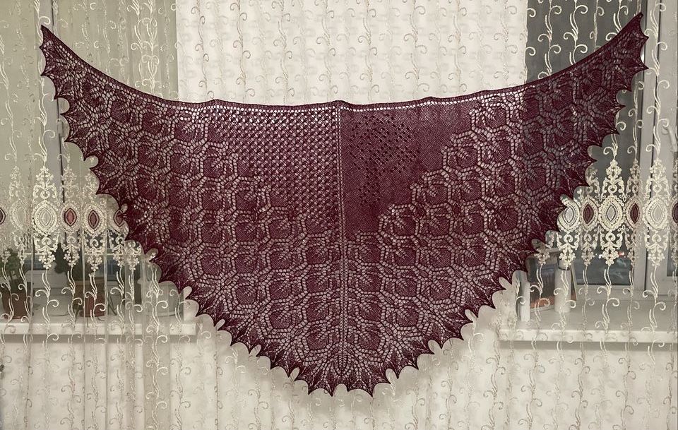 Продам шаль. Ручная работа.