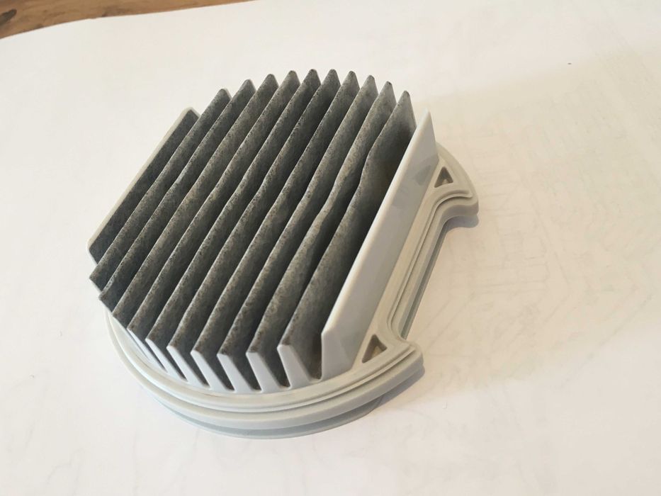 Вертикална, безжична прахосмукачка Xiaomi Mi Vacuum Cleaner Light.