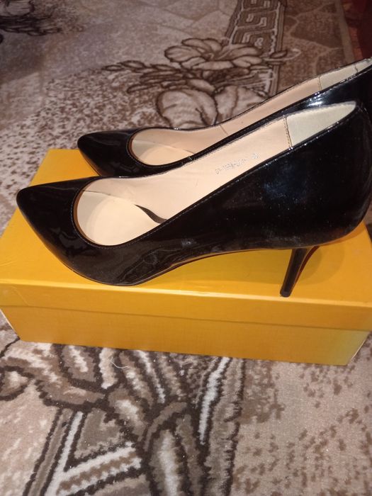 Продам обувь женскую