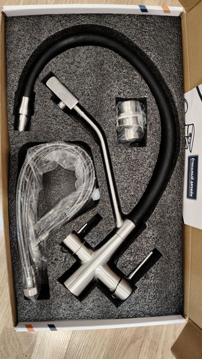 Продам смеситель для кухни