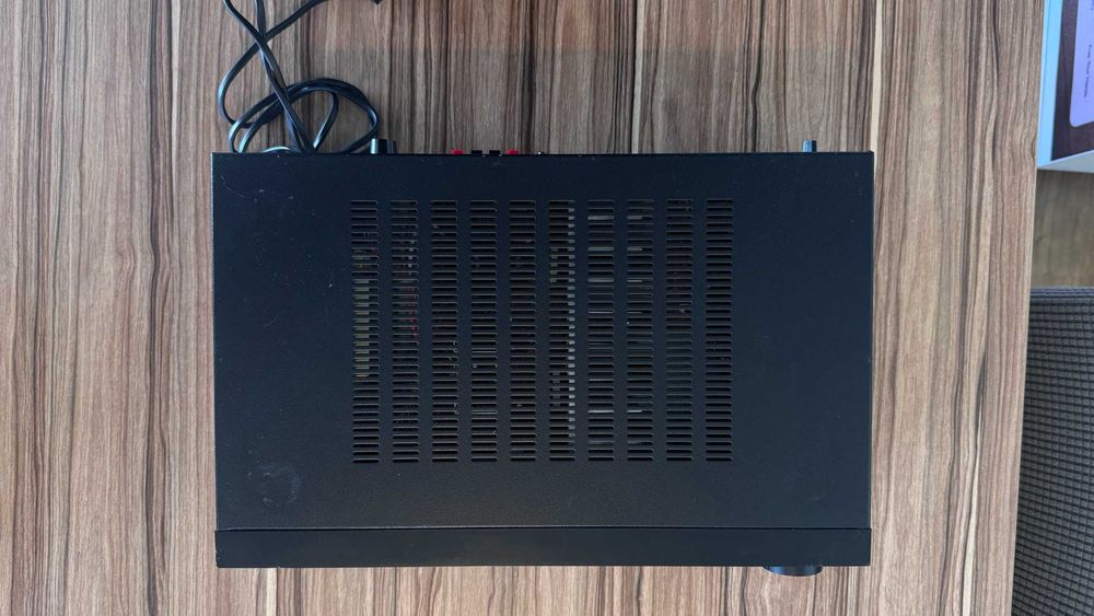 Продавам усилвател Philips FA 564