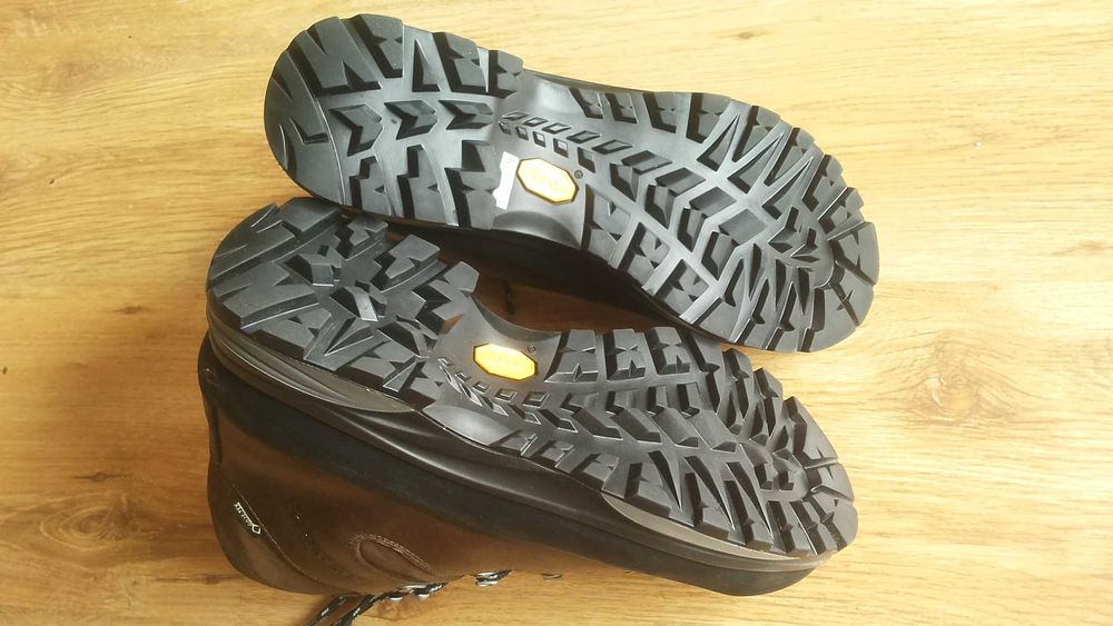 SCARPA MYTHOS PRO GORE-TEX Boots размер EUR 41 / UK 7 водонепромокаеми