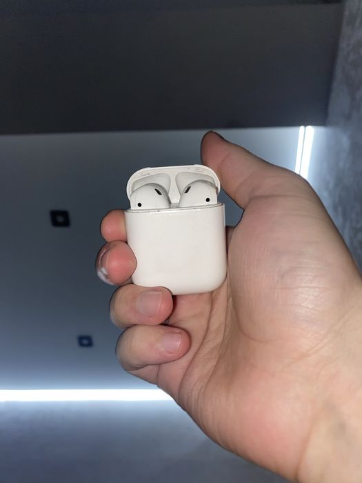 Продаётся PowerBank + Apple AirPods 2 го поколения (оригинал)