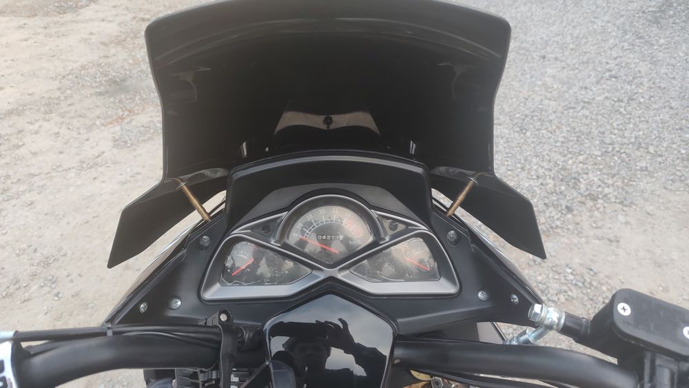 Tigr scooter sotiladi. Probegi 4200 halol, mator, hamma joyi ti2 27ehd