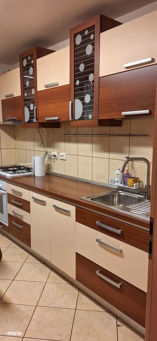 De vânzare apartament 3 camere Arcu, etaj 1 la blocurile tip vilă