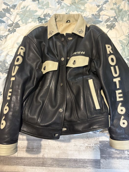 Продавам кожено яке