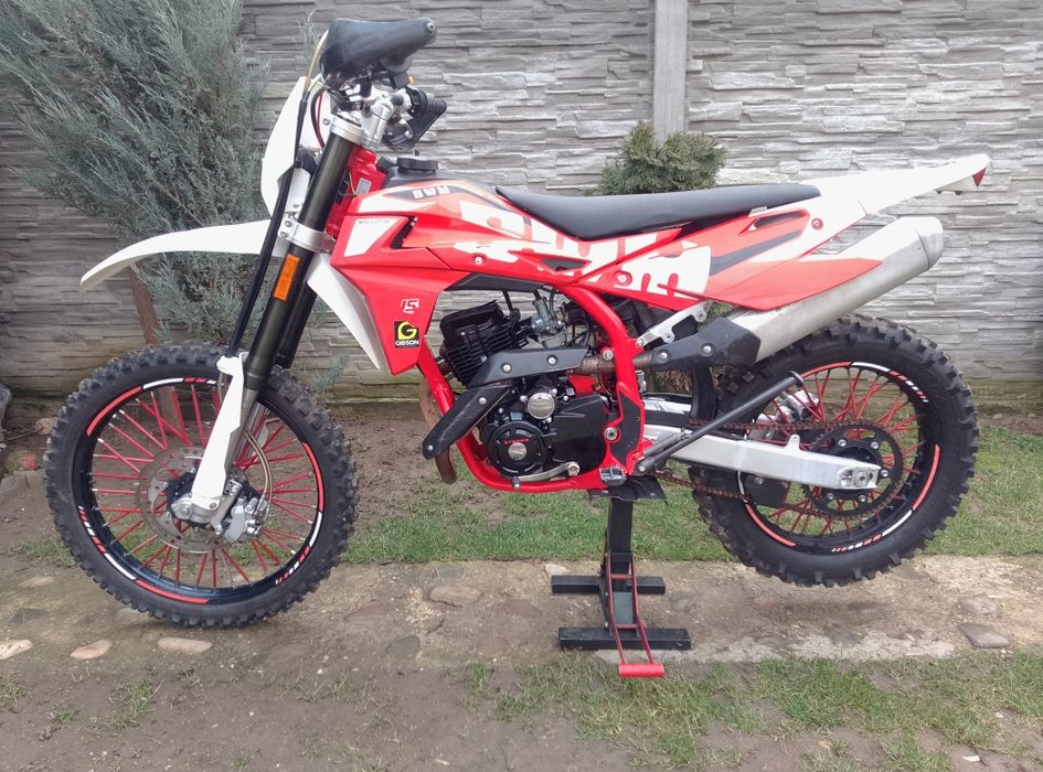 Motocross huzwarna SWM 200 4t 2017