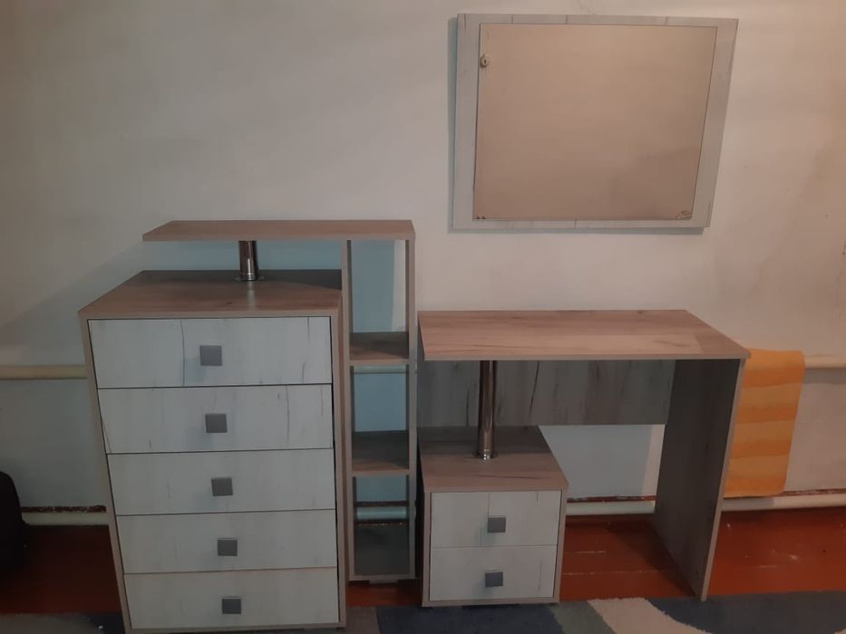 Продам шкаф, комод, туалетный столик, зеркало