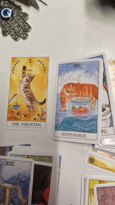 Карти таро с котки, и духове