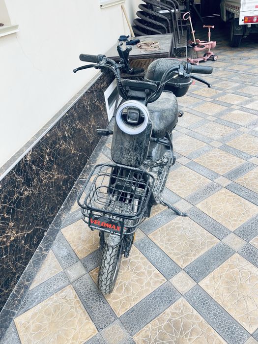 скутер Velomax 12w