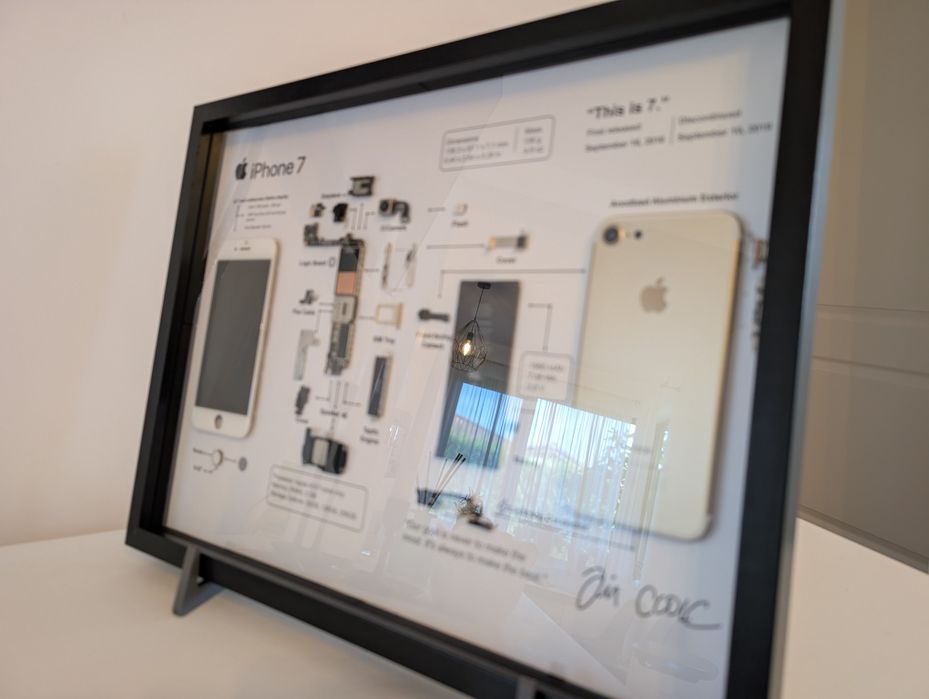 Tablou prezentare iPhone 7 gold