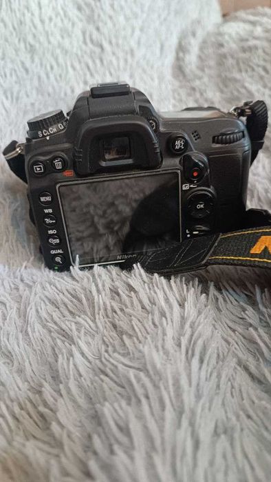 Nikon d7000 вместе с объективом