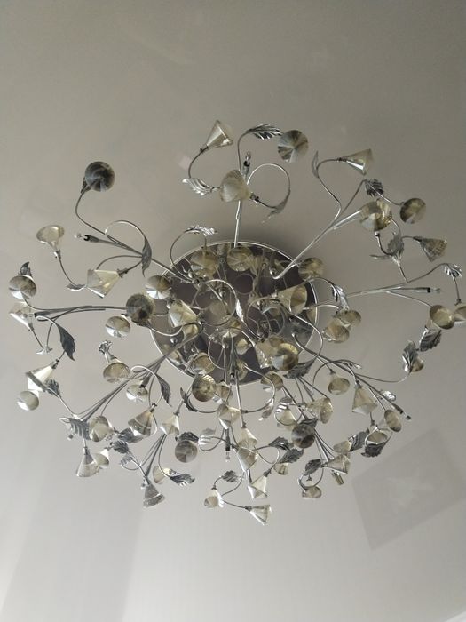 Продам люстру для гостиной