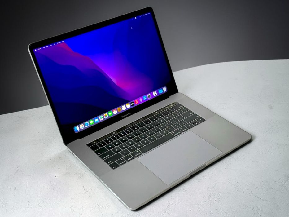 Macbook Pro 15 2018 i7 2,2Ghz 32RAM 1TB Space Gray Перфектен! Гаранция!