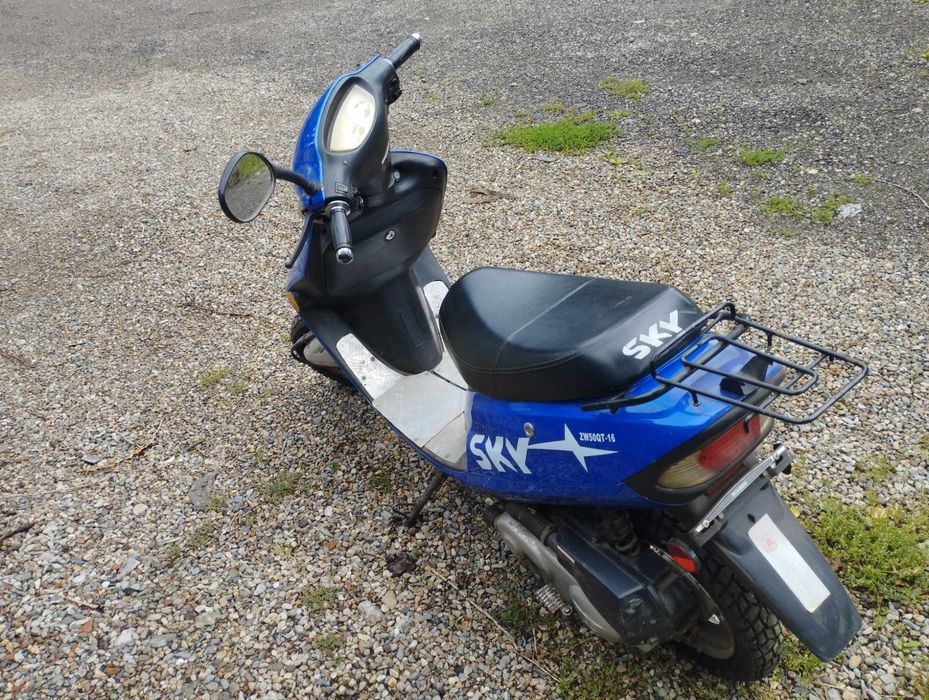 Скутер SKY 50кубов.