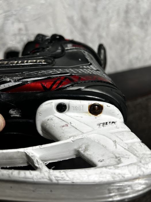 Продам коньки хоккейные