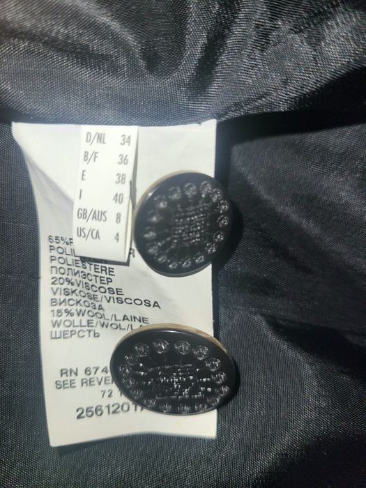 Vând costum elegant