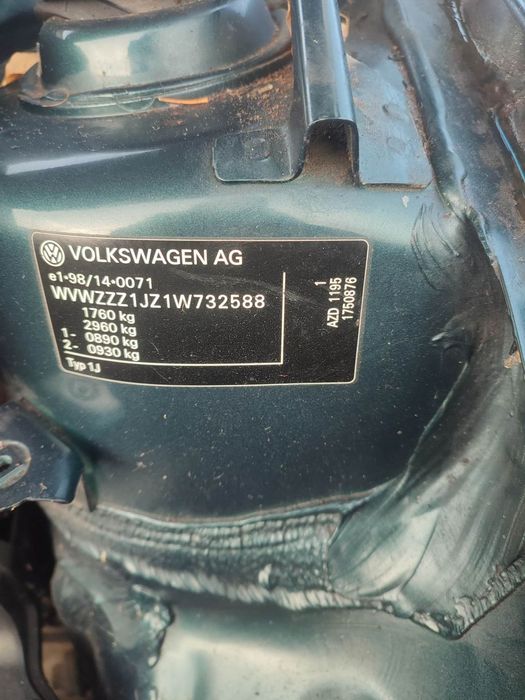 Dezmembram Volkswagen Bora Usa fata -spate dreapta /Usa fata-spate stanga