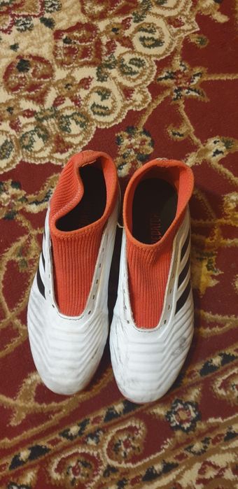 Бутсы adidas predator