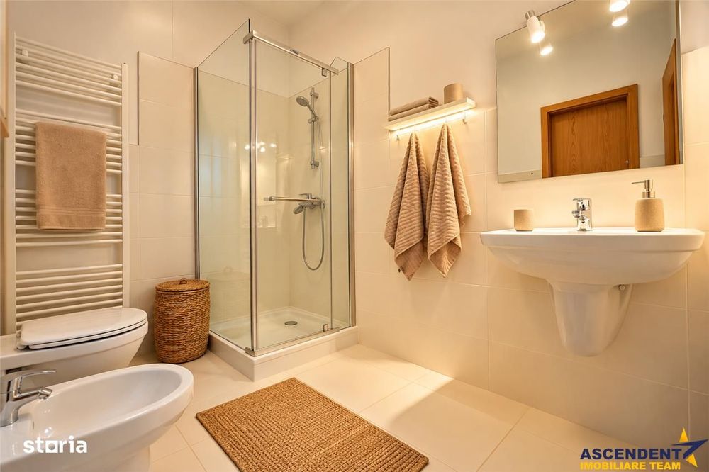 Casa cu 3 apartamente independente, locatie premium, aria Biserica Nea