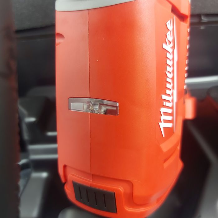 ПРОМОЦИЯ.Акумулаторен перфоратор Milwaukee M18 BLHX-0X